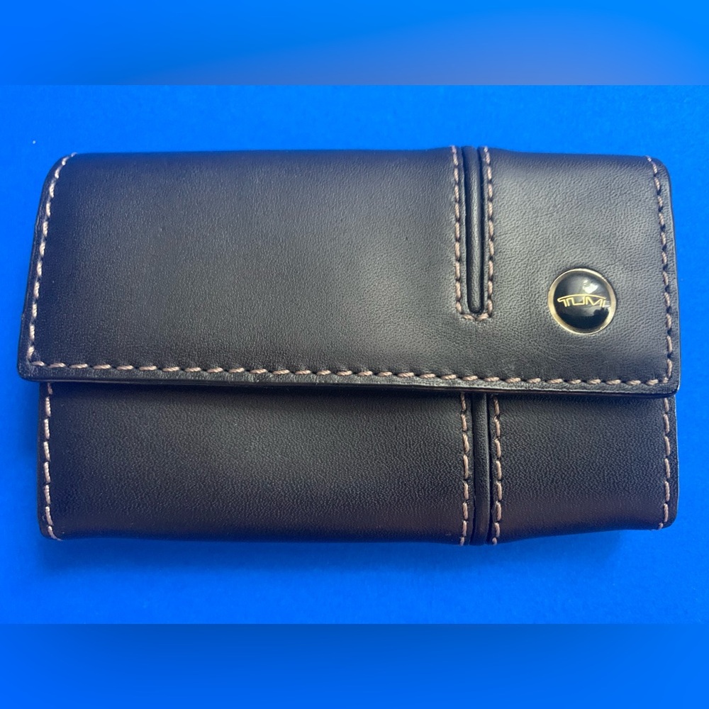 Tumi black glove leather card holder